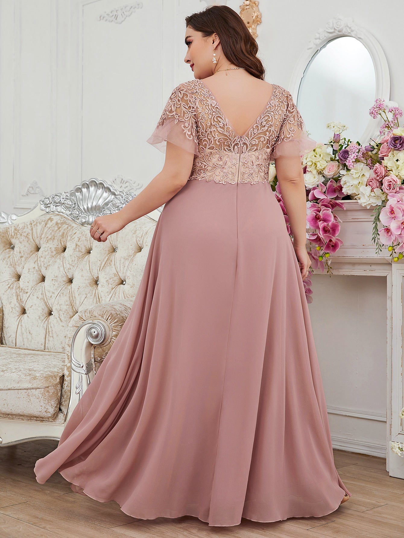 Plus Contrast Floral Embroidery Mesh V-Back Bridesmaid Dress