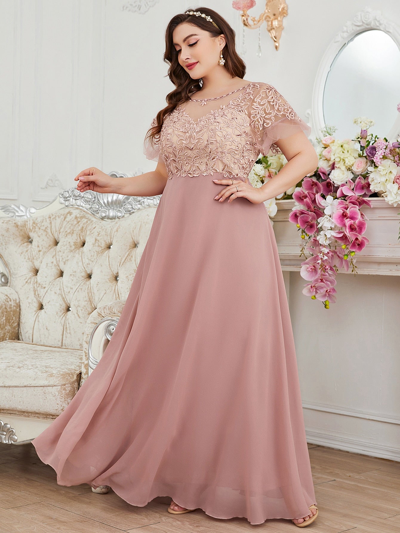 Plus Contrast Floral Embroidery Mesh V-Back Bridesmaid Dress