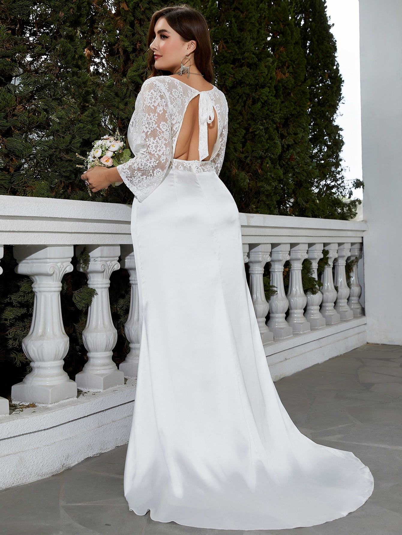 Plus Contrast Lace Tie Backless Floor Length Wedding Dress