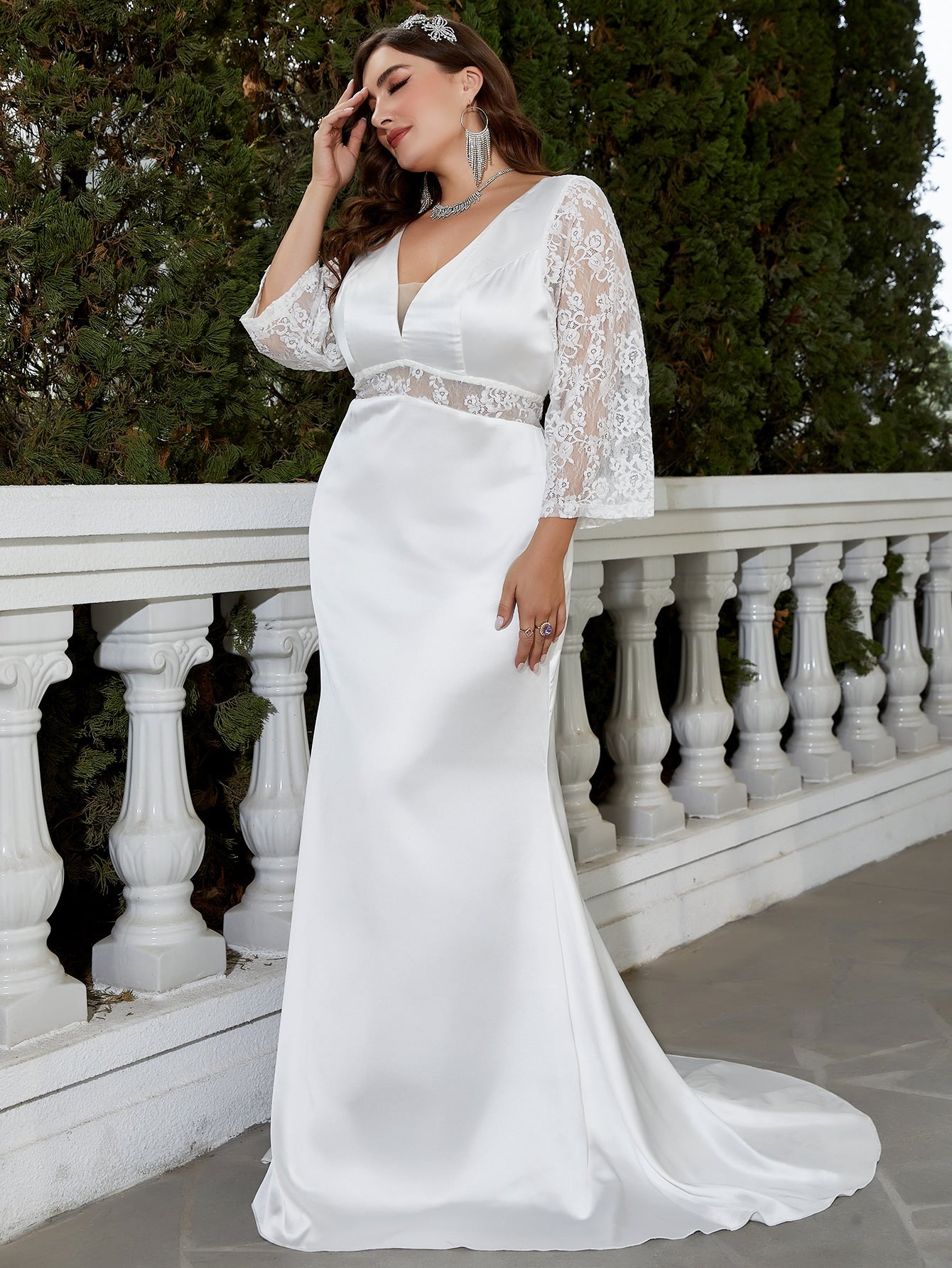 Plus Contrast Lace Tie Backless Floor Length Wedding Dress