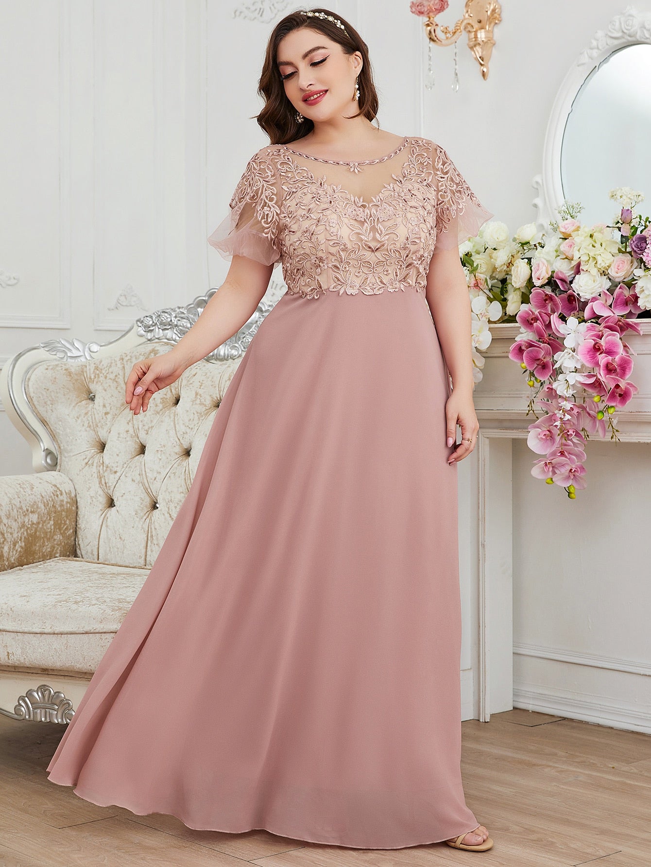 Plus Contrast Floral Embroidery Mesh V-Back Bridesmaid Dress