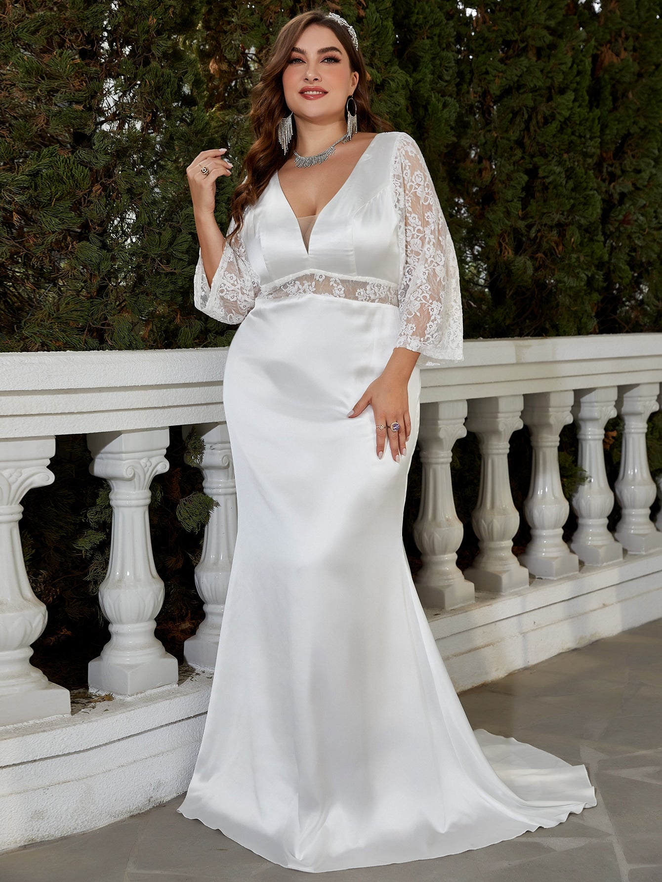 Plus Contrast Lace Tie Backless Floor Length Wedding Dress