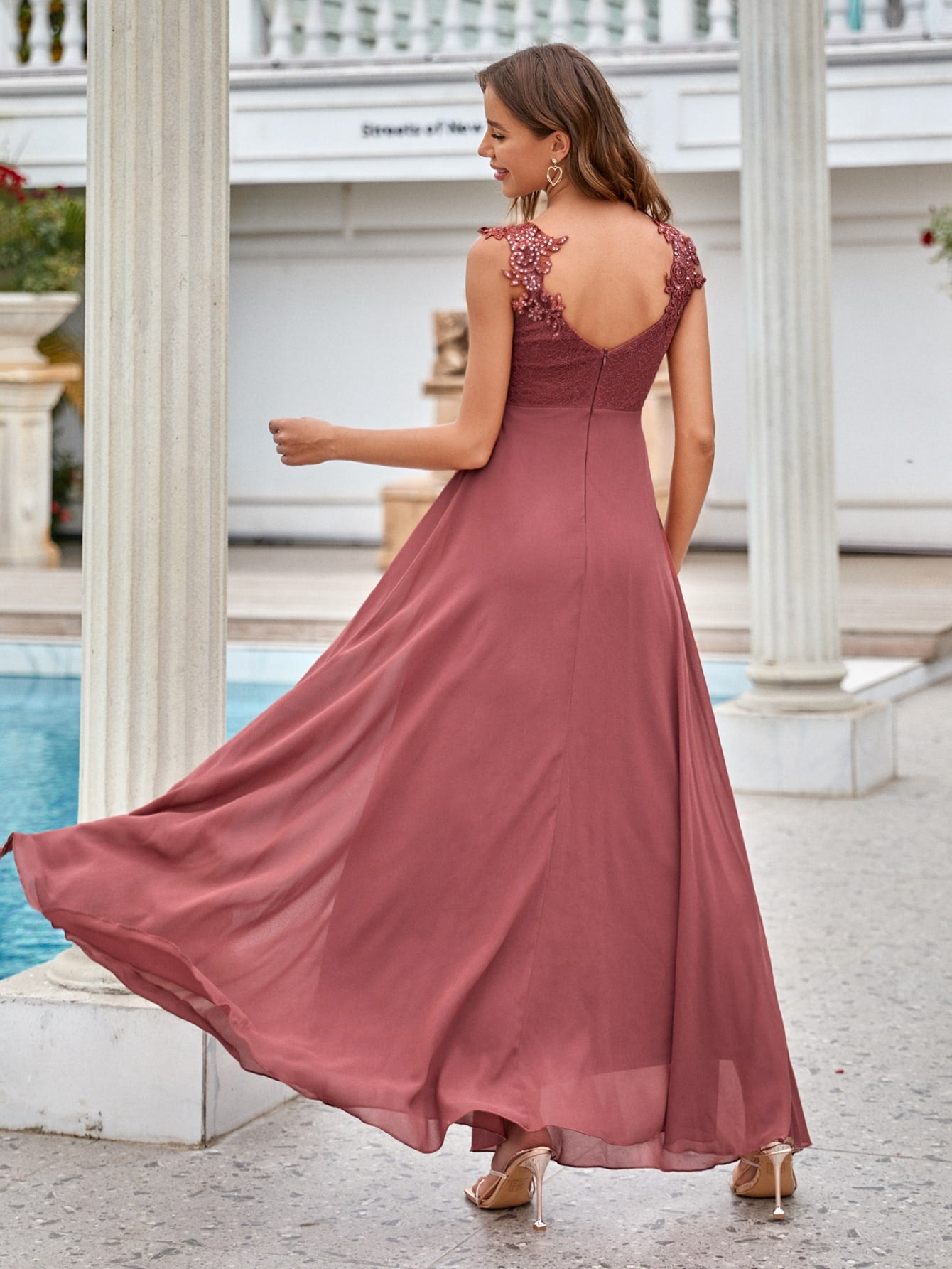 Appliques Maxi Chiffon Prom Dress